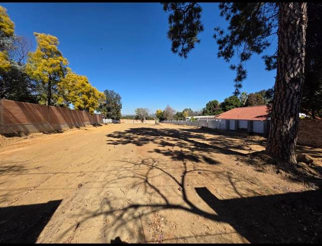 LAND FOR SALE IN SUNNINGHILL